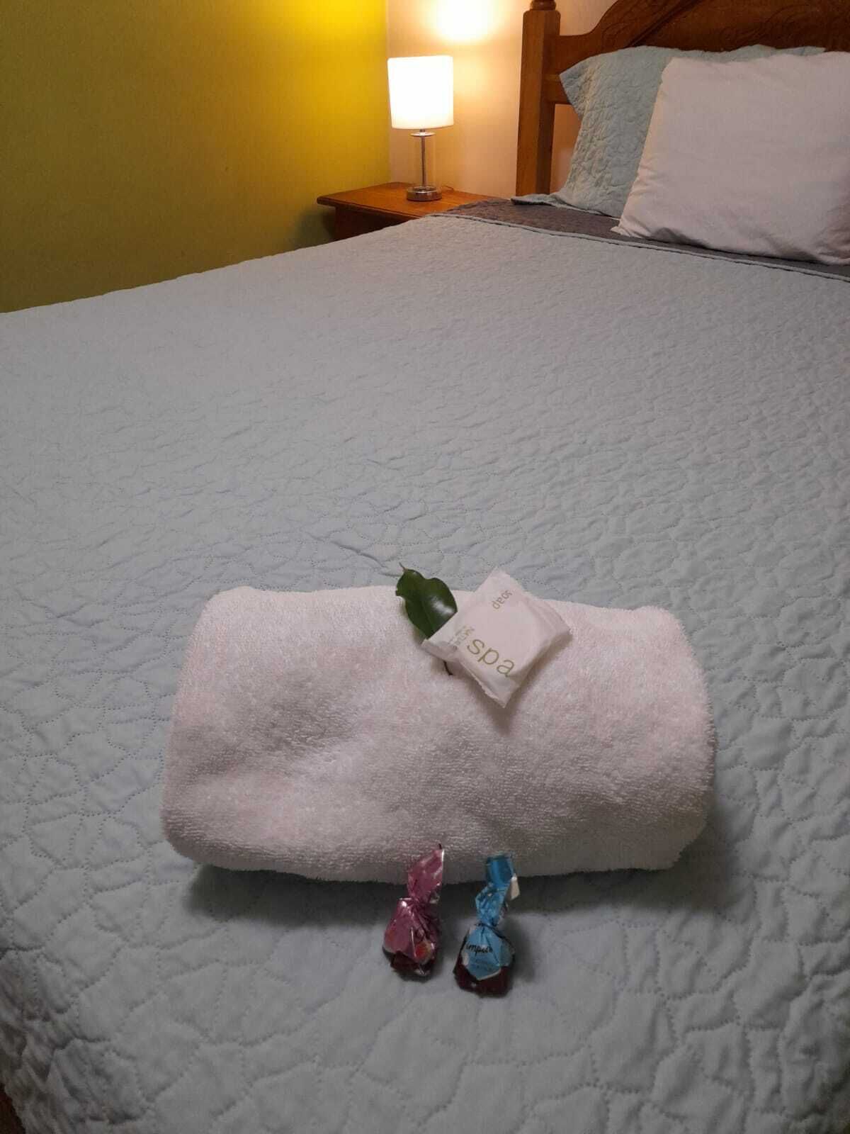 Mi Casa Asi de Grande