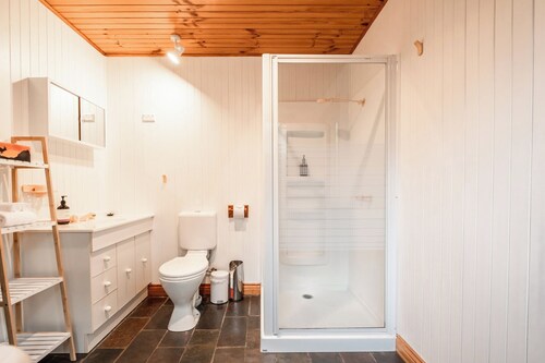The Boathouse - Freycinet Holiday Houses