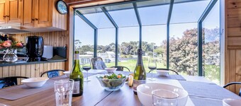The Boathouse - Freycinet Holiday Houses