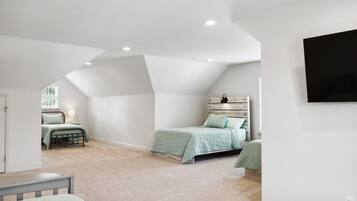 5 habitaciones, tabla de planchar con plancha, wifi y ropa de cama