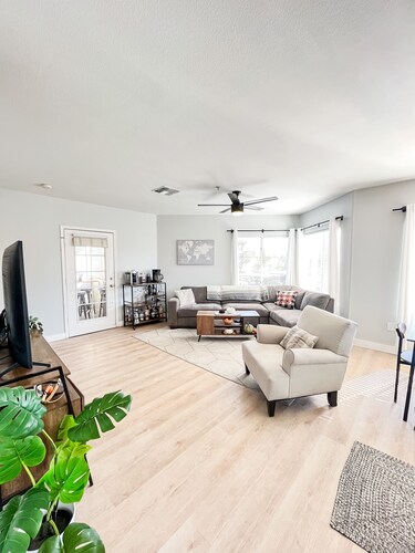 Lakeside Oasis with Ample Amenities!!