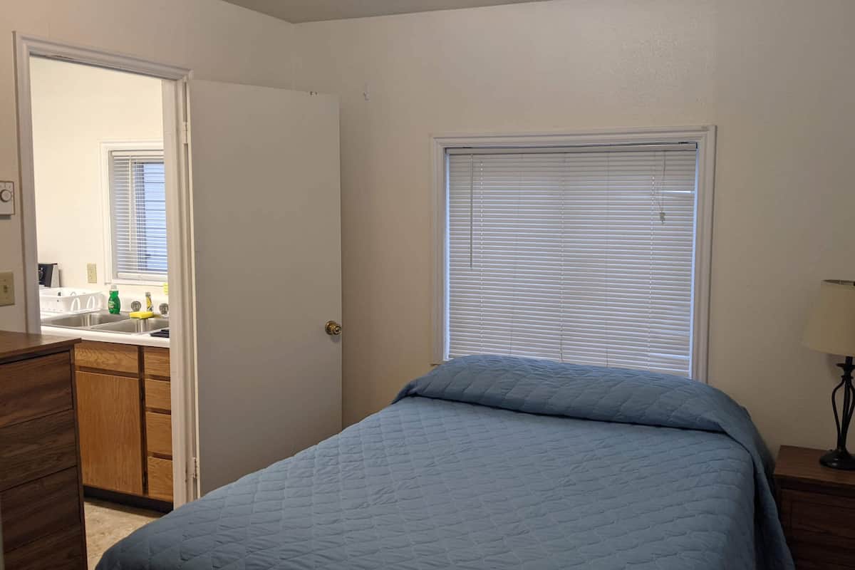 Basic Cabin, Kitchen, Mountain View | 1 bedroom, iron/ironing board, free WiFi, bed sheets