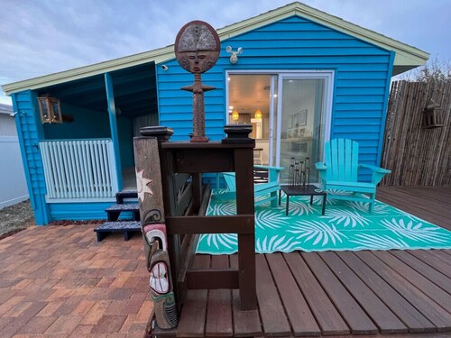 Waterfront Cottage with a dock