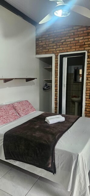 Luxury Studio Suite | Desk, laptop workspace, iron/ironing board, free WiFi - Pousada Pouso do Marujo (Florianópolis)