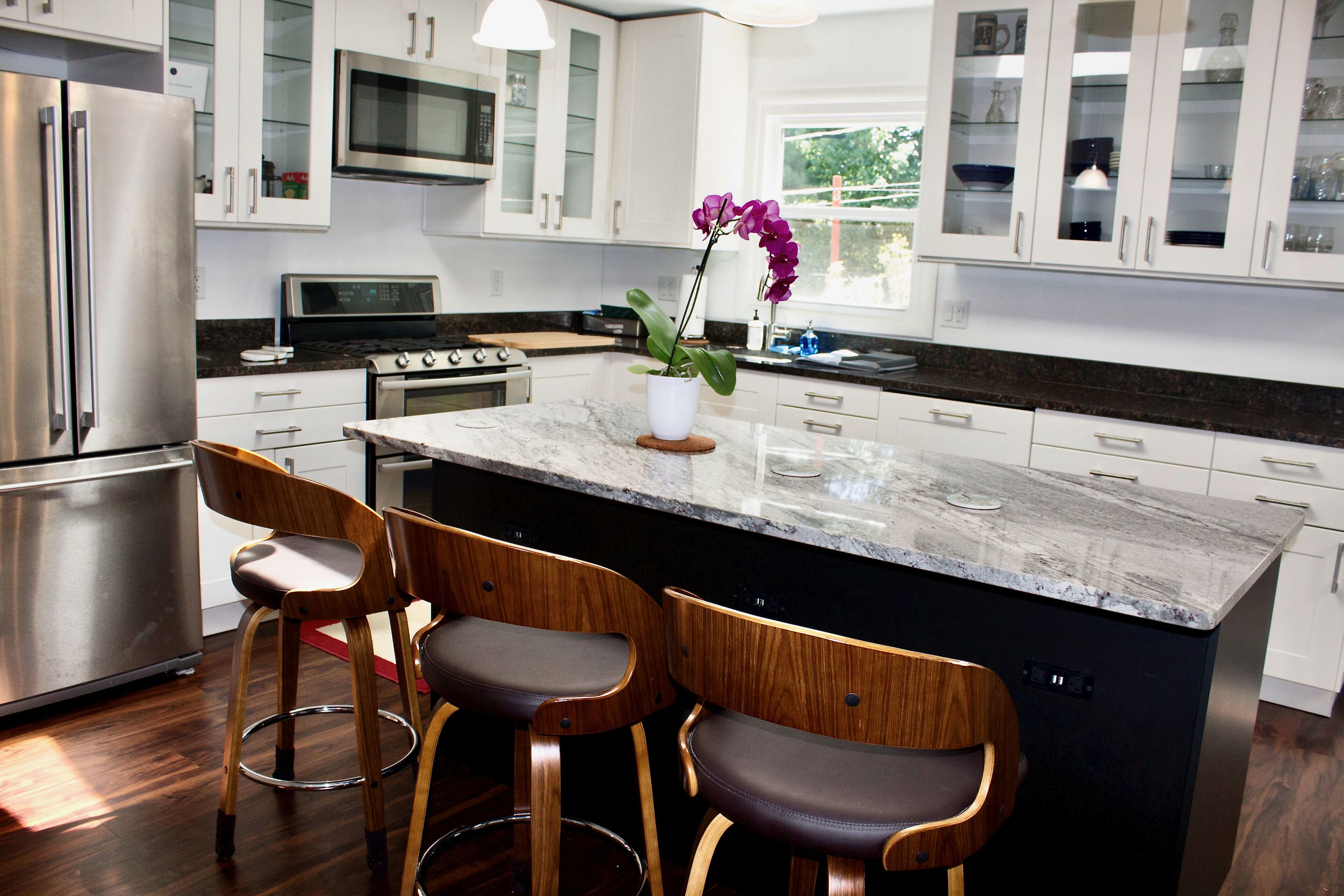 Two Beautiful Spaces Under One Roof-Perfect for Reunions and Families-5BR/3BA