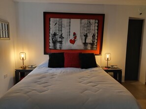 奢華客房 | 埃及棉床單、高級寢具、羽絨被、迷你吧