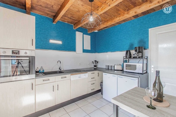 Microwave, oven, dishwasher