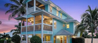Stunning 4/3 w/ Heated Pool, Water View & Arcade!