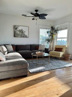 Smart TV, fireplace, stereo - Stunning 4/3 w/ Heated Pool, Water View & Arcade! (Jensen Beach)