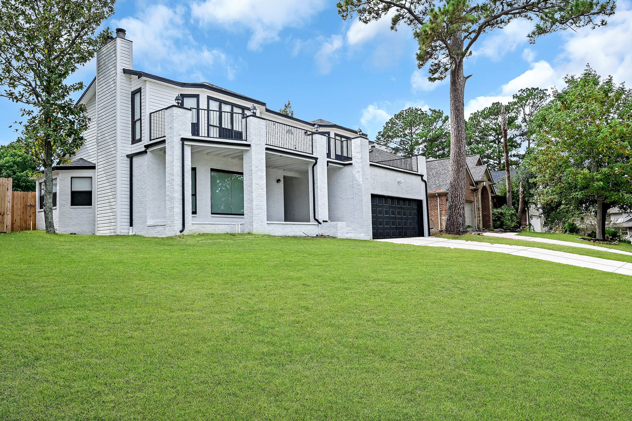 Welcome to Lake house in Walden at Lake Conroe.