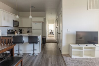 6 mins to Adobe Headquarter Brand New Condo/Lehi