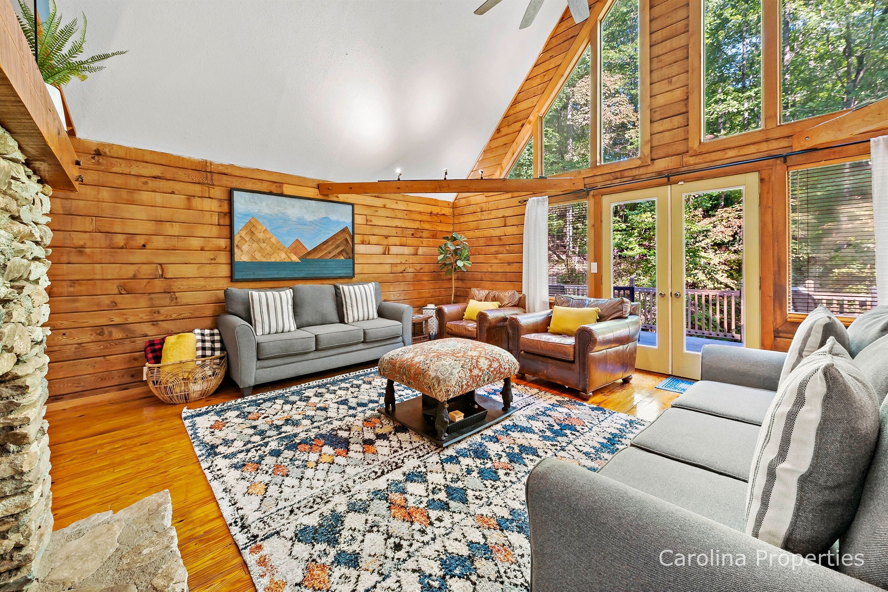 Catahoula Cabin by Carolina Properties - Pet Friendly, Resort Amenities, Private