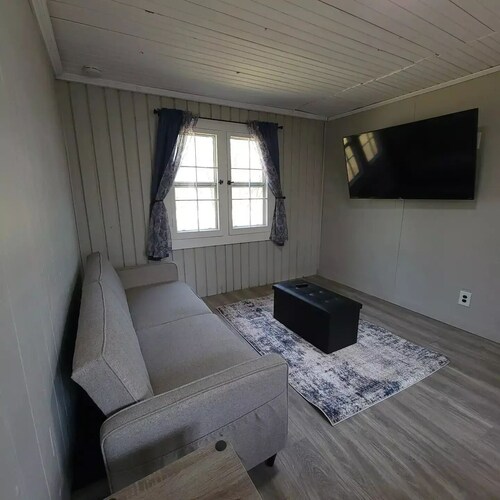 East Tawas 1 bedroom Sumac cabin