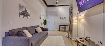 Washington304 · Luxury Industrial Style King SuiteC- Shawnee Mtn!