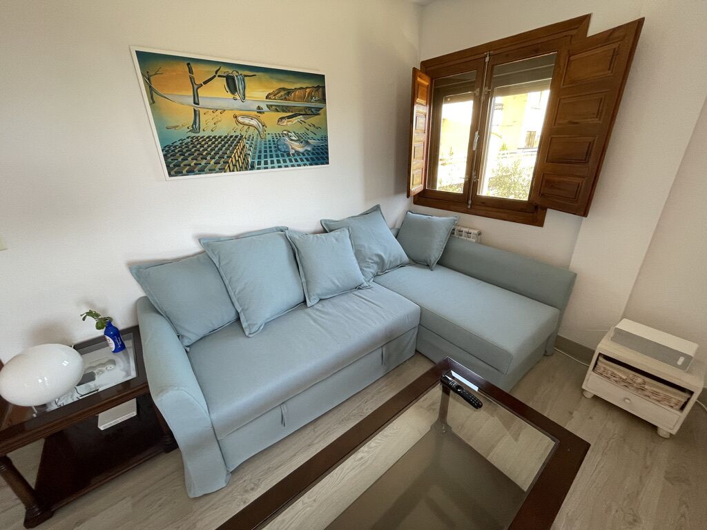 Cozy & lovely 2 bedroom apartment by the mountain