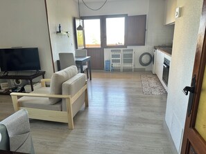 Interior - Cozy & lovely 2 bedroom apartment by the mountain (Cogolludo)