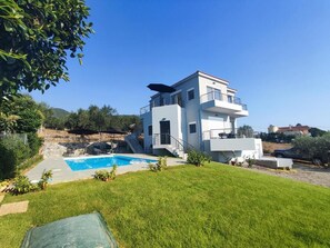 Utomhuspool