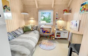 4 bedrooms, travel cot, free WiFi