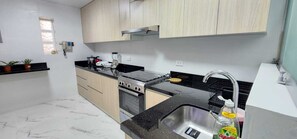 Private kitchen - Spacious and modern apartment in San Borja (Lima)