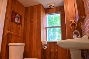Bathtub - Home w/ Deck (Philadelphia)