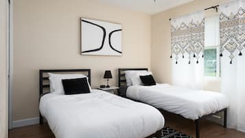 4 bedrooms, iron/ironing board, free WiFi, bed sheets