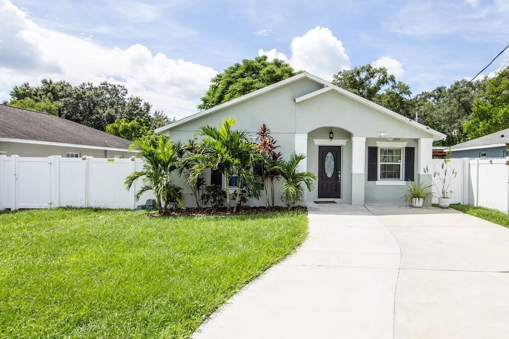 Modern Luxury Home Located in Tampa!