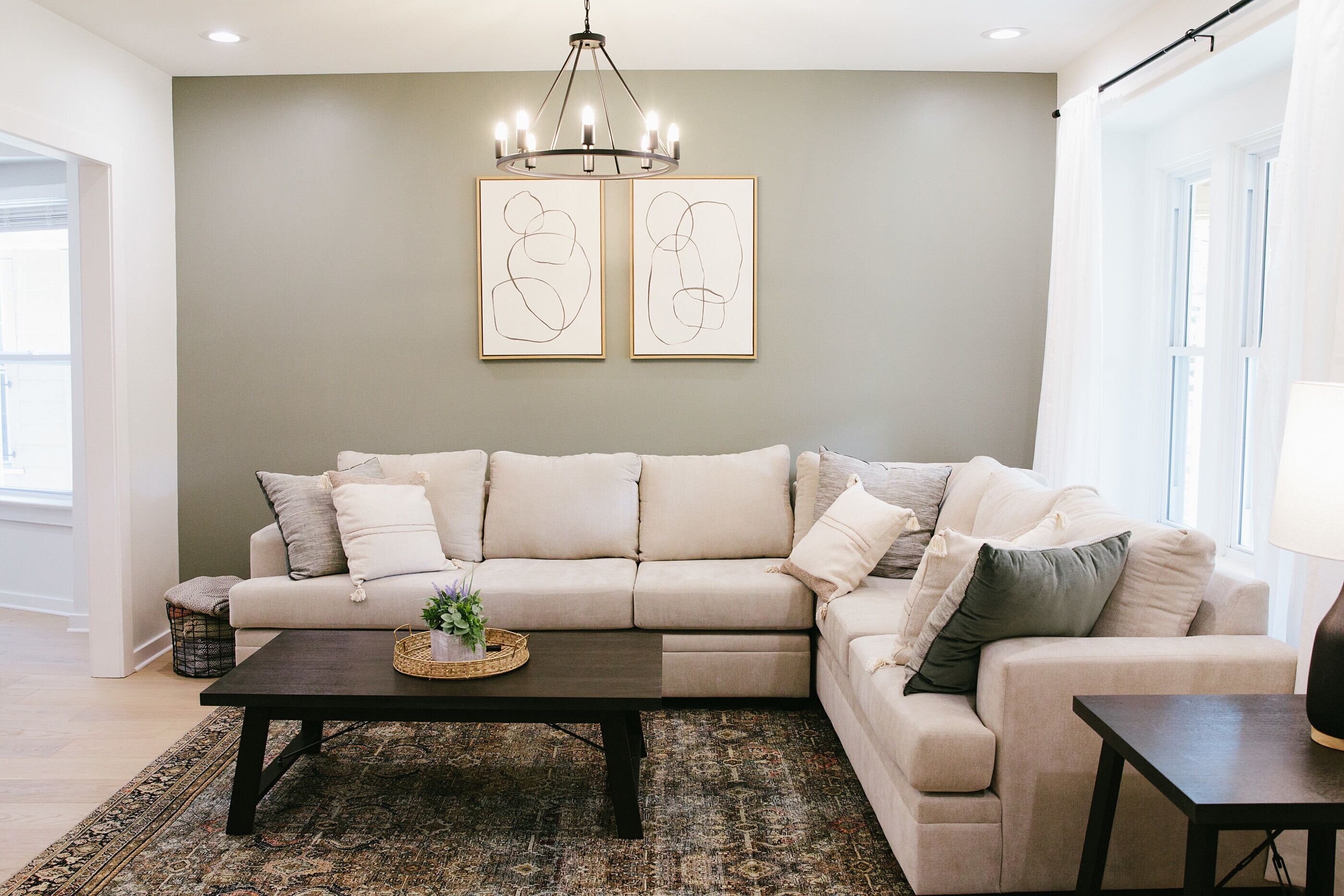 New! Updated historical charmer with game room