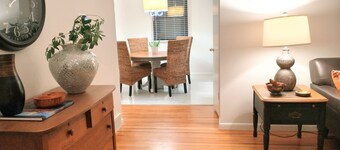 Charming Top Floor Home Close to I-80, UNL, & Downtown 