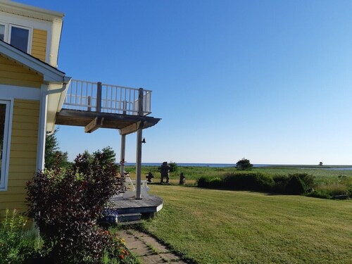 Spacious 4 bedrooms Villa, 30 min from Moncton