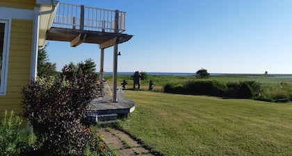 Spacious 4 bedrooms Villa, 30 min from Moncton