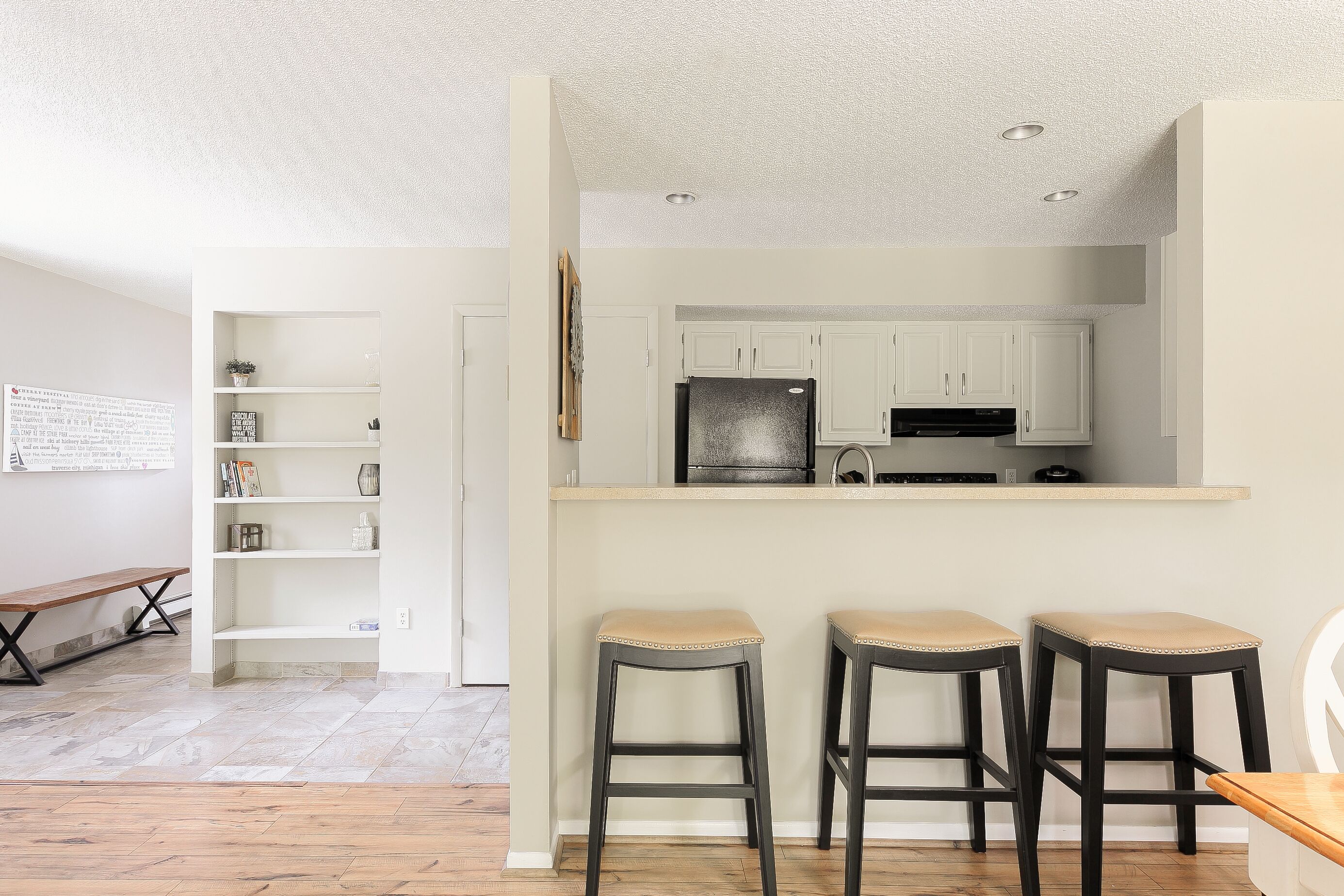 ♕ Cozy & Stylish 2 King 2BDR Condo @ Hilltop > 5735