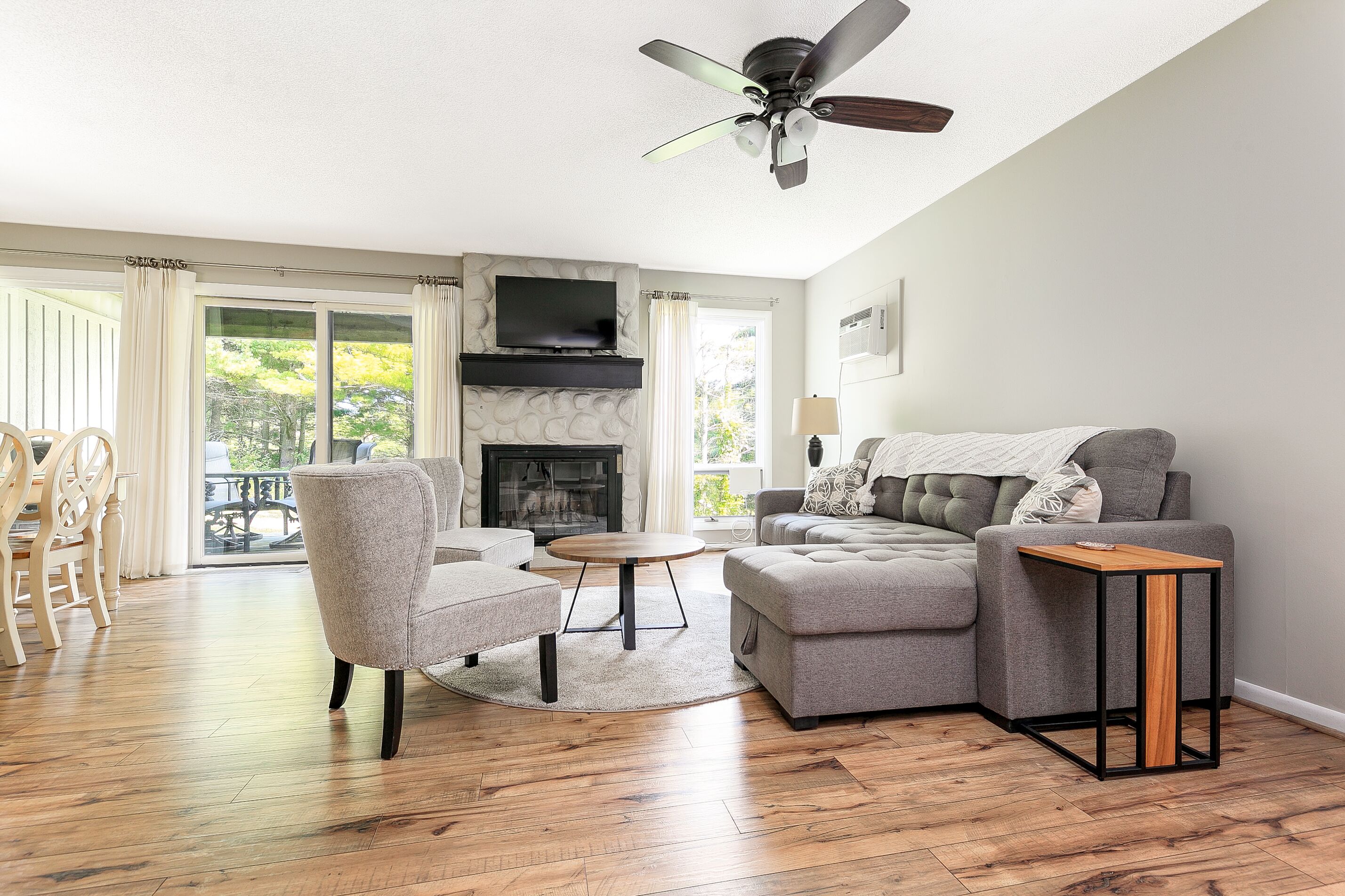 ♕ Cozy & Stylish 2 King 2BDR Condo @ Hilltop > 5735