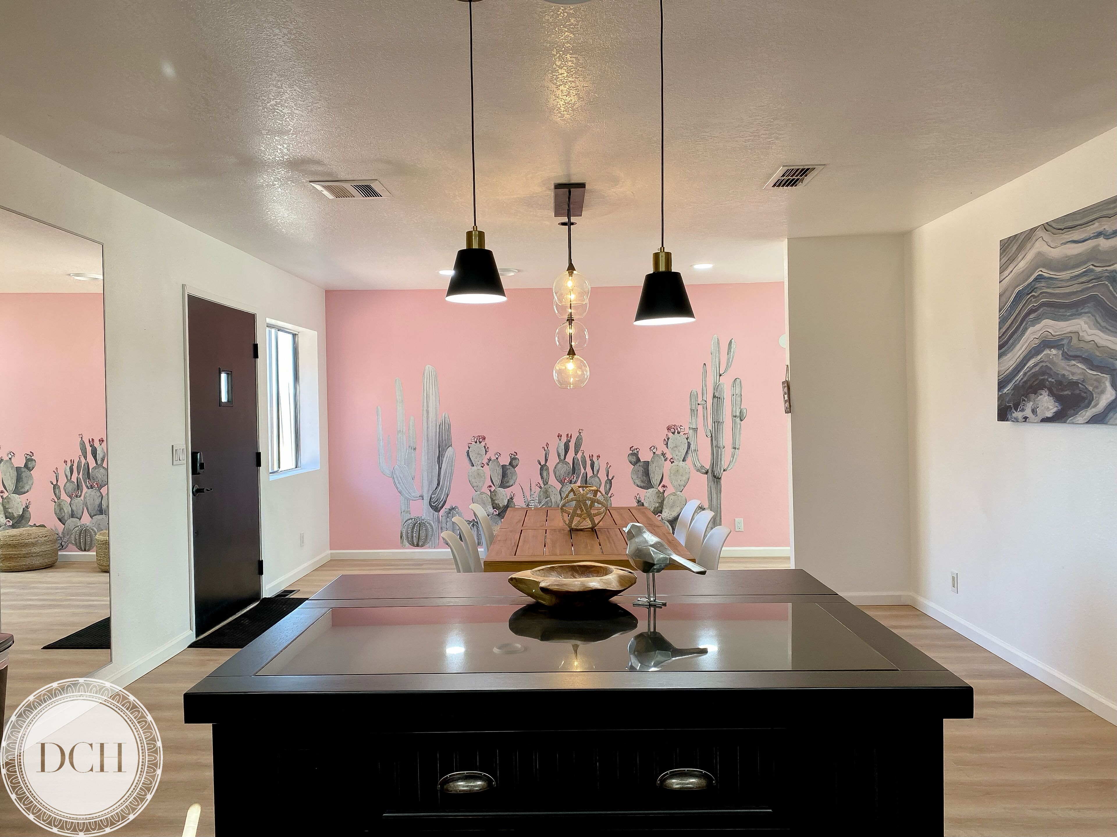 Entire House: Amazing Views in Wonderland