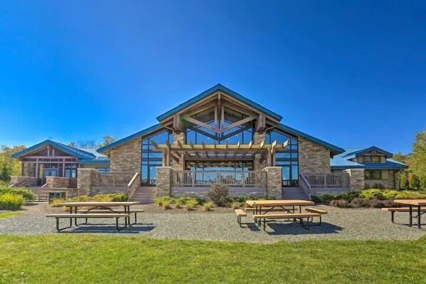 تناول الطعام بالخارج