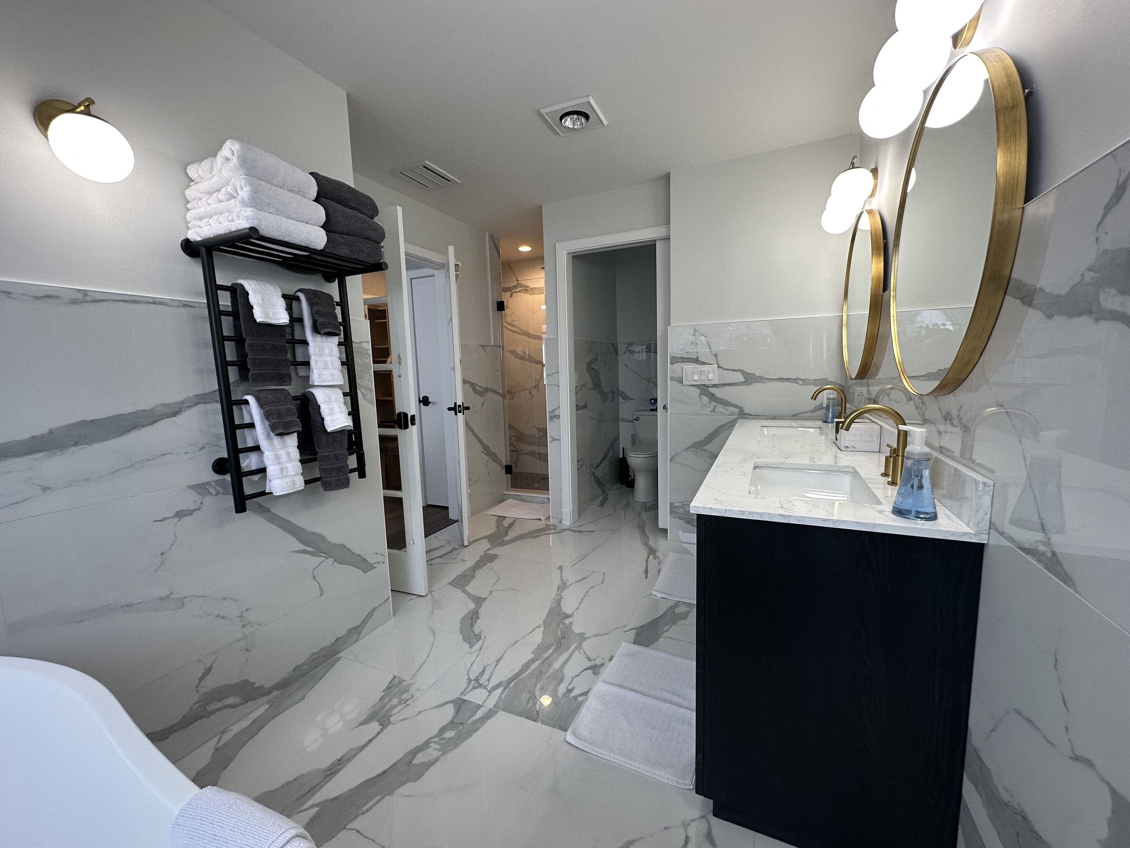 Luxurious True Ski On/Off Five Bedroom Townhouse @ Seasons on Mount Snow