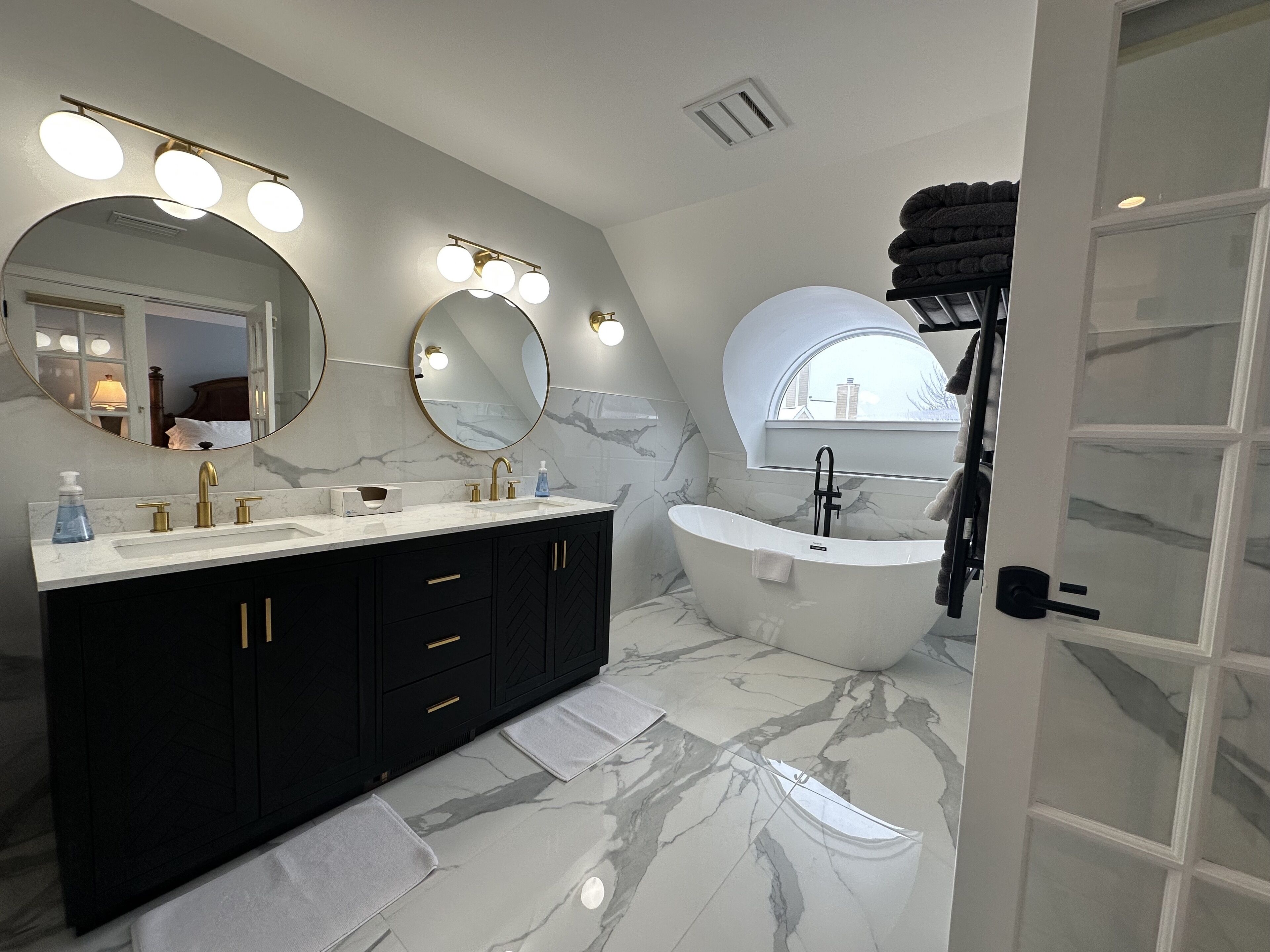 Luxurious True Ski On/Off Five Bedroom Townhouse @ Seasons on Mount Snow