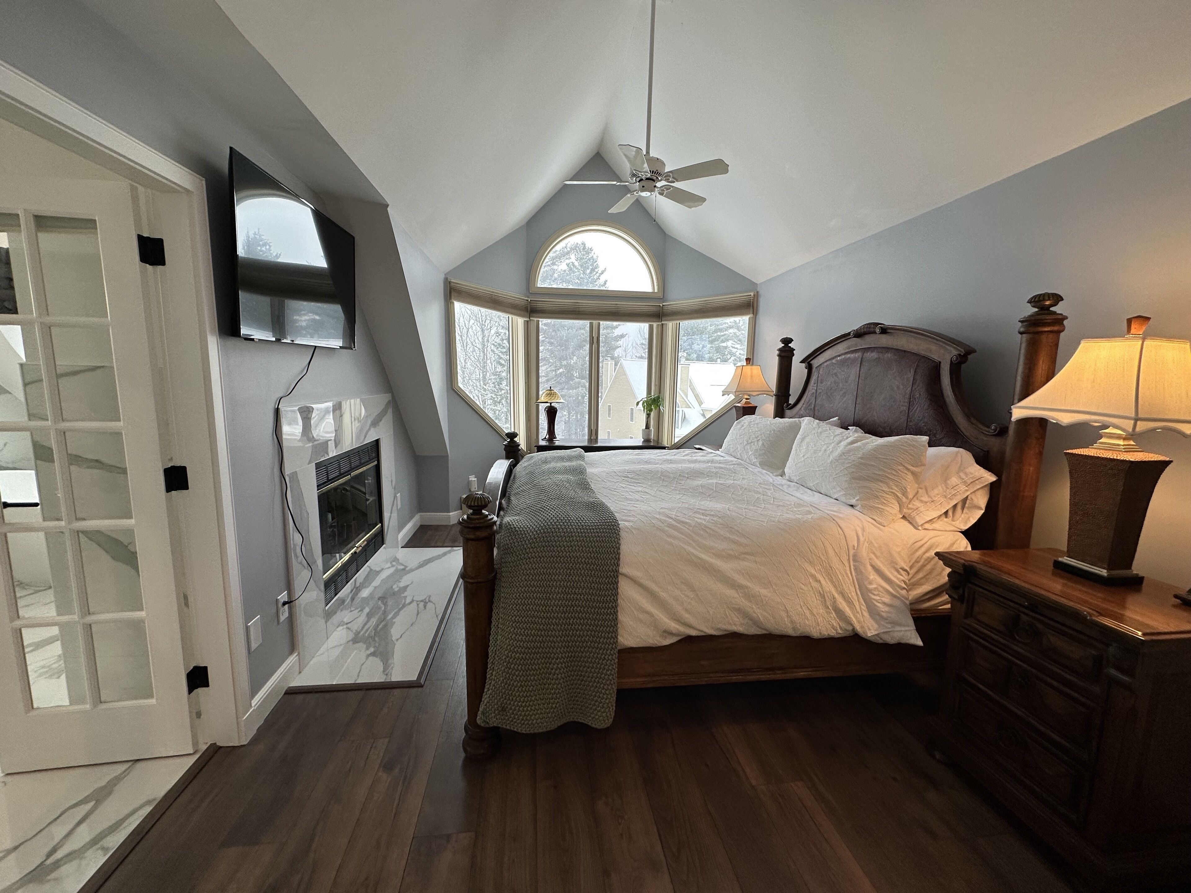 Luxurious True Ski On/Off Five Bedroom Townhouse @ Seasons on Mount Snow