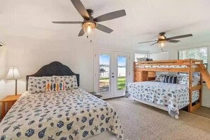 3 bedrooms, iron/ironing board, WiFi, bed sheets