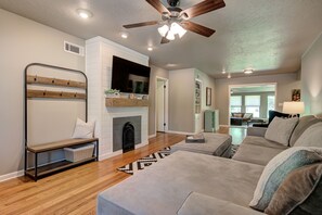 Smart TV, fireplace