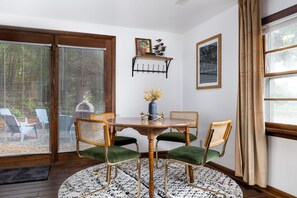 Dining - Stylish 1 bedroom cottage along the Mississippi River (Stoddard)