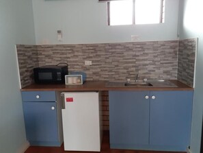Microwave - Birch Motel Tocumwal (Tocumwal)