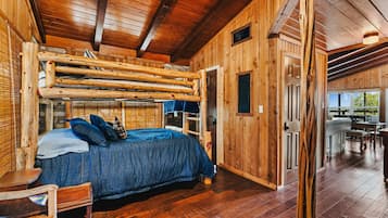 3 habitaciones, escritorio, tabla de planchar con plancha y wifi gratis