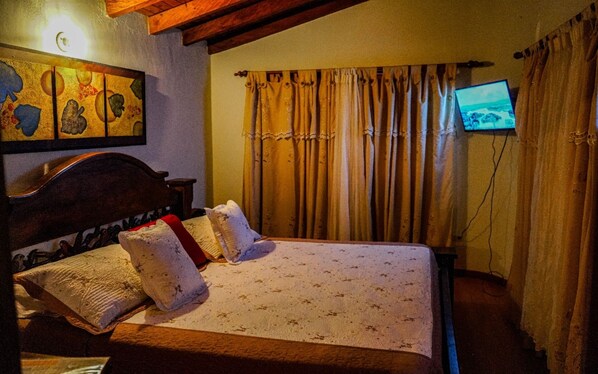5 bedrooms, free WiFi, bed sheets