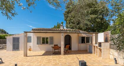 Villa Les Oliveres Petites en Pollensa by Mallorca North Villas