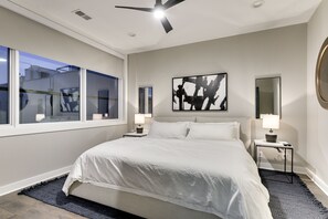 2 makuuhuonetta, silitysrauta/-lauta, ilmainen Wi-Fi, vuodevaatteet