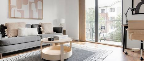 Télévision, chaîne hi-fi