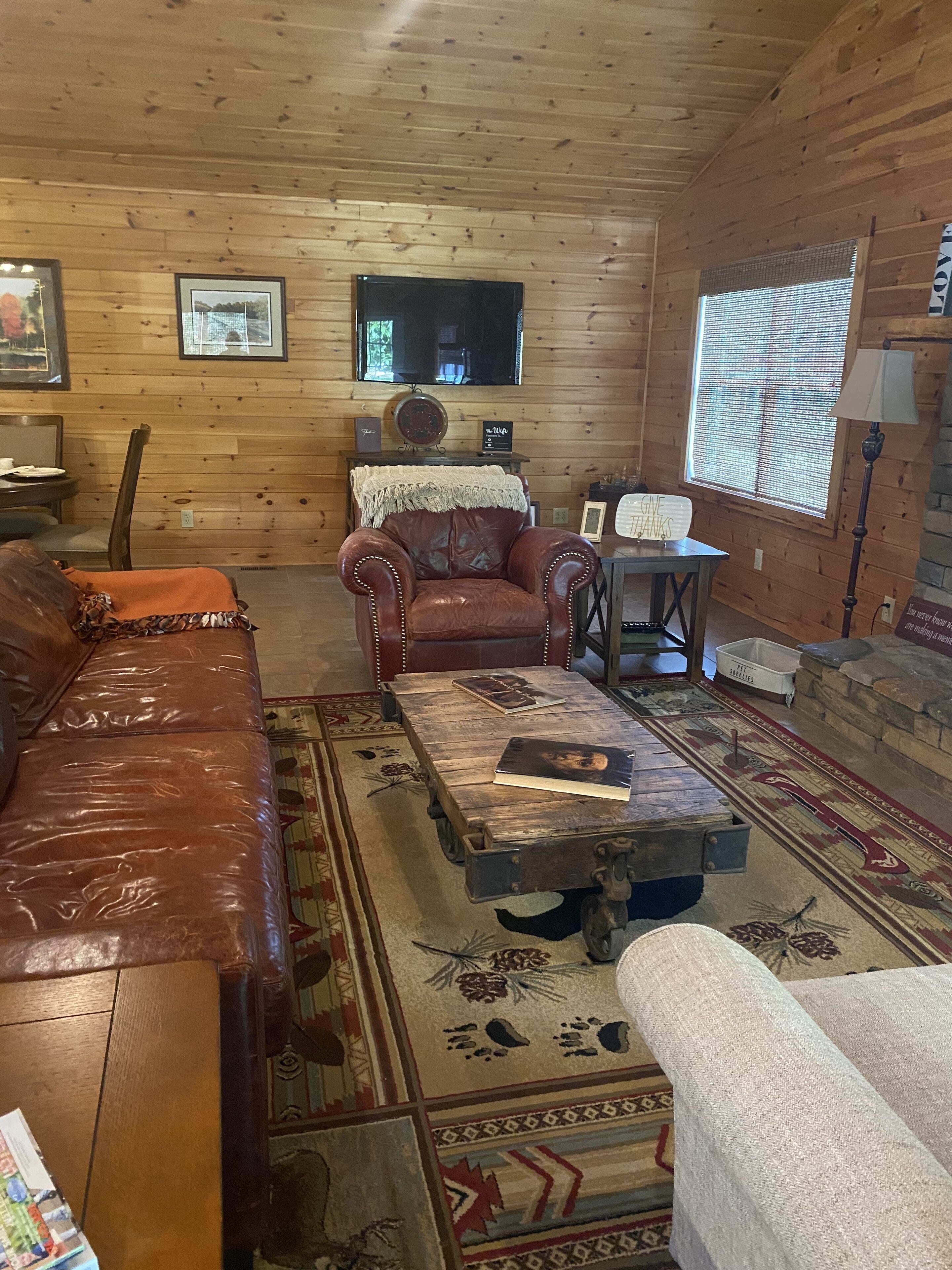 Spacious Mountain House minutes from downtown