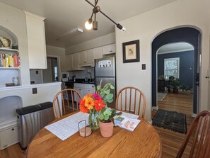 Dining - 2 Bdr House in Sugarhouse Near Mts (Salt Lake City)