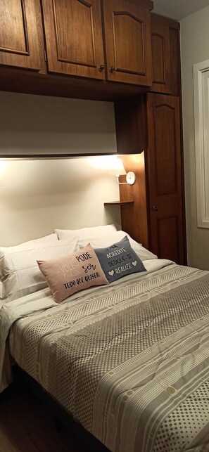 1 quarto, Wi-Fi de cortesia, roupa de cama