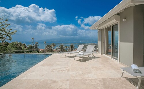 Tangarane offers two luxury villas with private pools and exceptional views over
